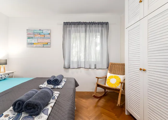 With A Beautiful Sea View Near The - By Traveler Tourist Agency Krk Id 2175 Kornić