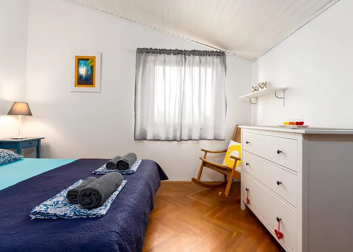 Villa With A Beautiful Sea View Near The - By Traveler Tourist Agency Krk Id 2175 Kornić