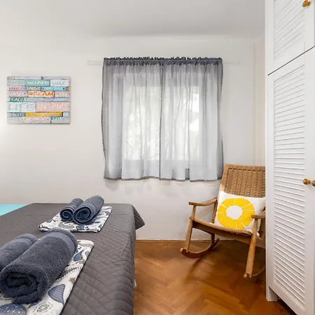 With A Beautiful Sea View Near The - By Traveler Tourist Agency Krk Id 2175 Kornić